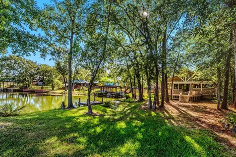 50 Hunters Creek Drive Huntsville TX 77340