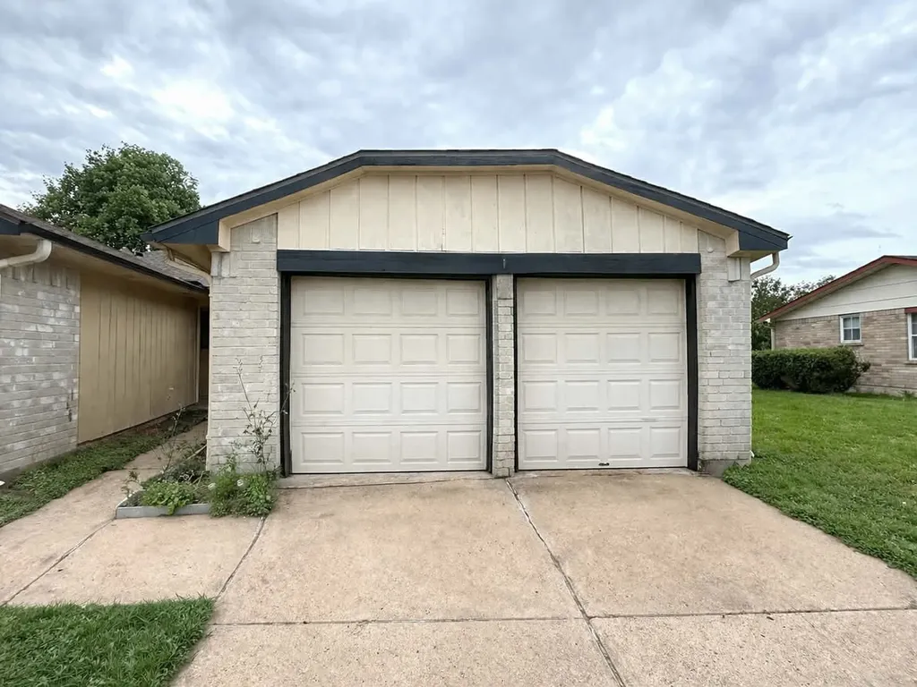 12119 Tambourine Drive Houston TX 77477