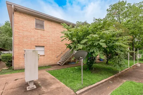 525 12th Street 8 Huntsville TX 77340