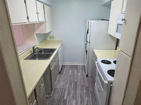 3025 Walnut Bend Lane 21 Houston TX 77042