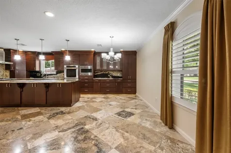 2214 Lakeville Dr Drive Kingwood TX 77339