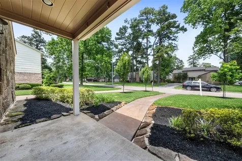 2214 Lakeville Dr Drive Kingwood TX 77339