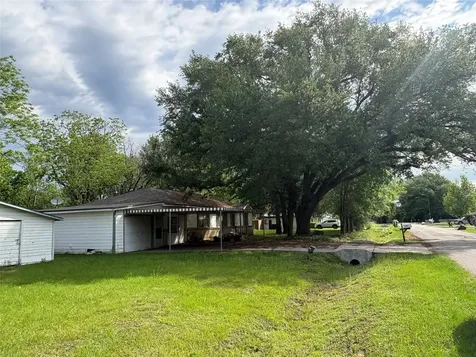 216 & 214 Belmont Street Tomball TX 77375