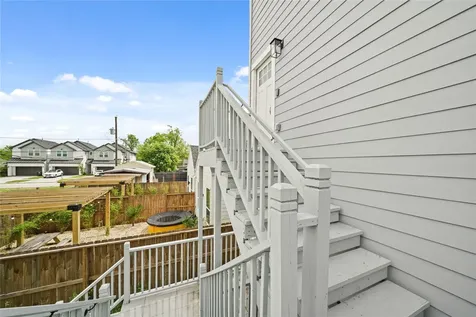 4007 New Orleans Street B 1/2 Houston TX 77020