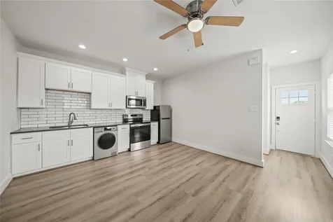 4007 New Orleans Street B 1/2 Houston TX 77020