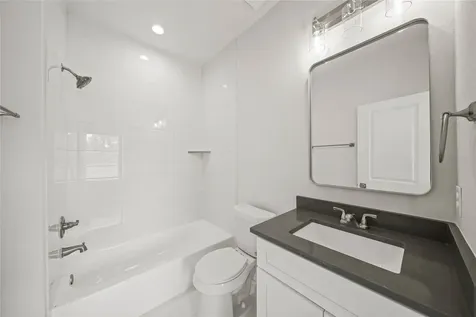 4007 New Orleans Street B 1/2 Houston TX 77020