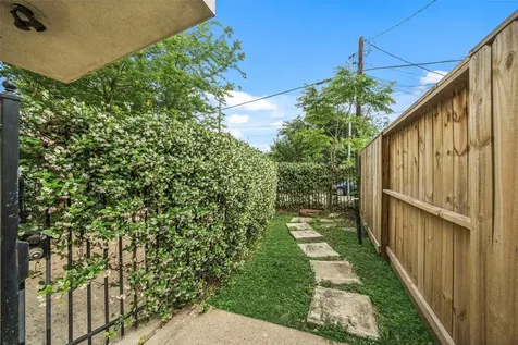 1317 Bomar Street Houston TX 77006
