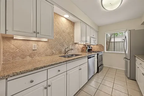 5826 Doliver Drive 55 Houston TX 77057