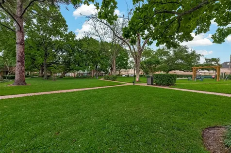 5826 Doliver Drive 55 Houston TX 77057