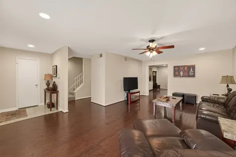 5826 Doliver Drive 55 Houston TX 77057