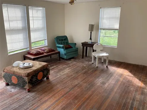 221 S Central Avenue Petrolia TX 76377