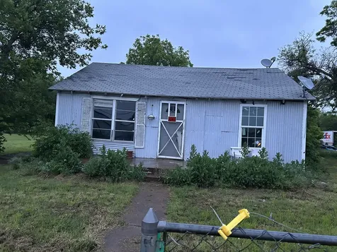 221 S Central Avenue Petrolia TX 76377
