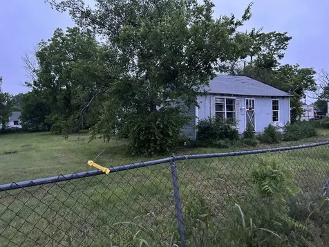 221 S Central Avenue Petrolia TX 76377