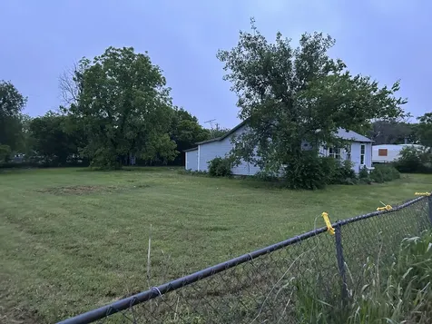 221 S Central Avenue Petrolia TX 76377