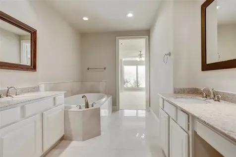 9133 Creekstone Lake Drive Houston TX 77054