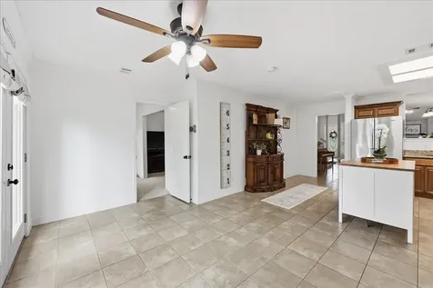 330 W Pineshadows Drive Sour Lake TX 77659