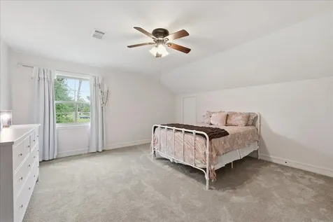 330 W Pineshadows Drive Sour Lake TX 77659
