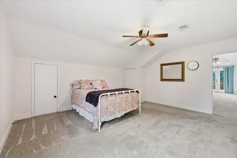 330 W Pineshadows Drive Sour Lake TX 77659