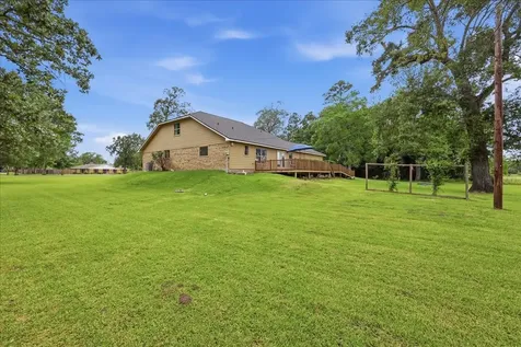 330 W Pineshadows Drive Sour Lake TX 77659