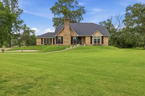 330 W Pineshadows Drive Sour Lake TX 77659