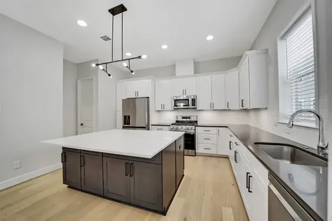2206 Lou Ellen Lane C Houston TX 77018