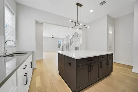 2206 Lou Ellen Lane C Houston TX 77018