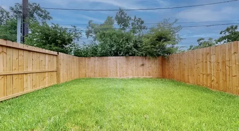 6211 Fairchild Street Houston TX 77028