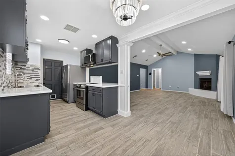 1114 Cable Way Crosby TX 77532