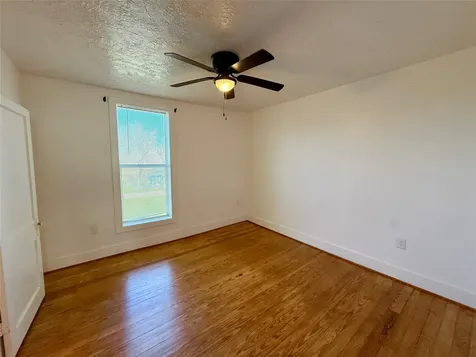 232 S Tesch Street 236 Bellville TX 77418