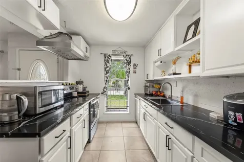 12127 Glenhollow Drive Houston TX 77048