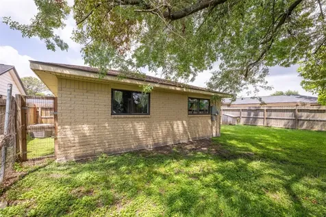 12127 Glenhollow Drive Houston TX 77048