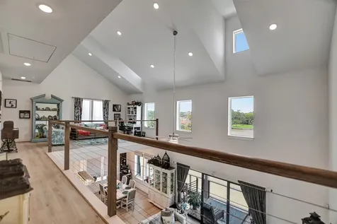 25 Cmdr Runco Lane Taylor Lake Village TX 77586