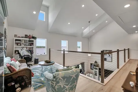 25 Cmdr Runco Lane Taylor Lake Village TX 77586