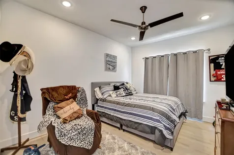 25 Cmdr Runco Lane Taylor Lake Village TX 77586