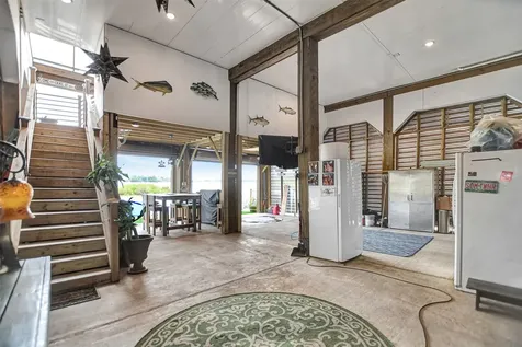 25 Cmdr Runco Lane Taylor Lake Village TX 77586