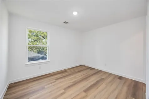 5811 Senior Street A Houston TX 77016