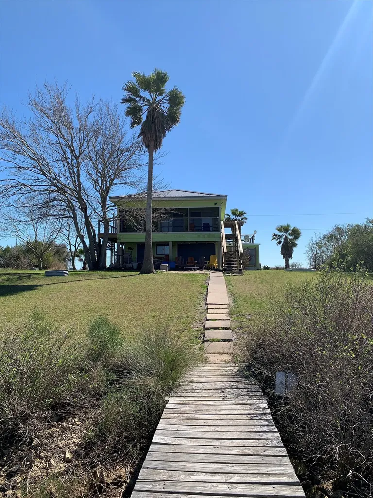 228 Speckled Trout Loop Palacios TX 77465
