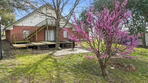 110 S 9th Street Highlands TX 77562