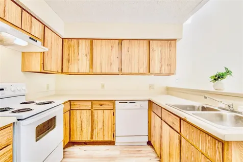 6103 Ludington Drive 4-941 Houston TX 77035