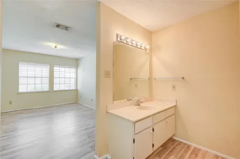 6103 Ludington Drive 4-941 Houston TX 77035