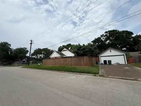 500 Fairbanks Street Houston TX 77009