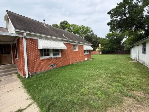 500 Fairbanks Street Houston TX 77009