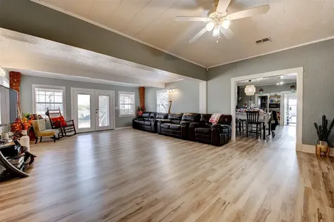 834 County Road 408 El Campo TX 77437