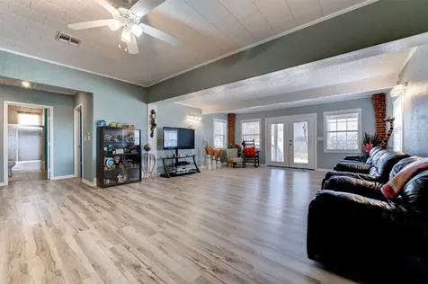 834 County Road 408 El Campo TX 77437