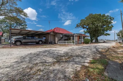 834 County Road 408 El Campo TX 77437