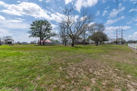 834 County Road 408 El Campo TX 77437