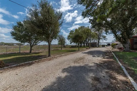 834 County Road 408 El Campo TX 77437