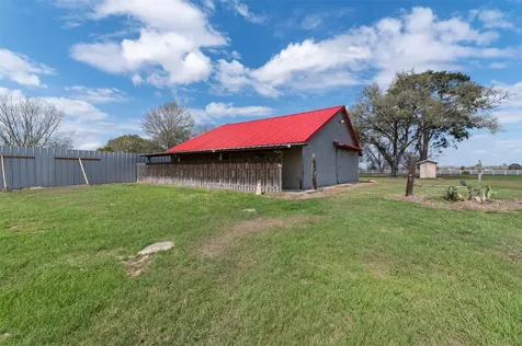 834 County Road 408 El Campo TX 77437
