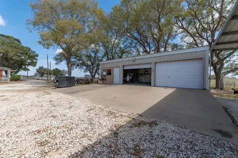 834 County Road 408 El Campo TX 77437