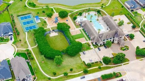 20430 Avelignese Way Tomball TX 77377